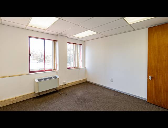 154M² OFFICE TO LET IN FERNDALE